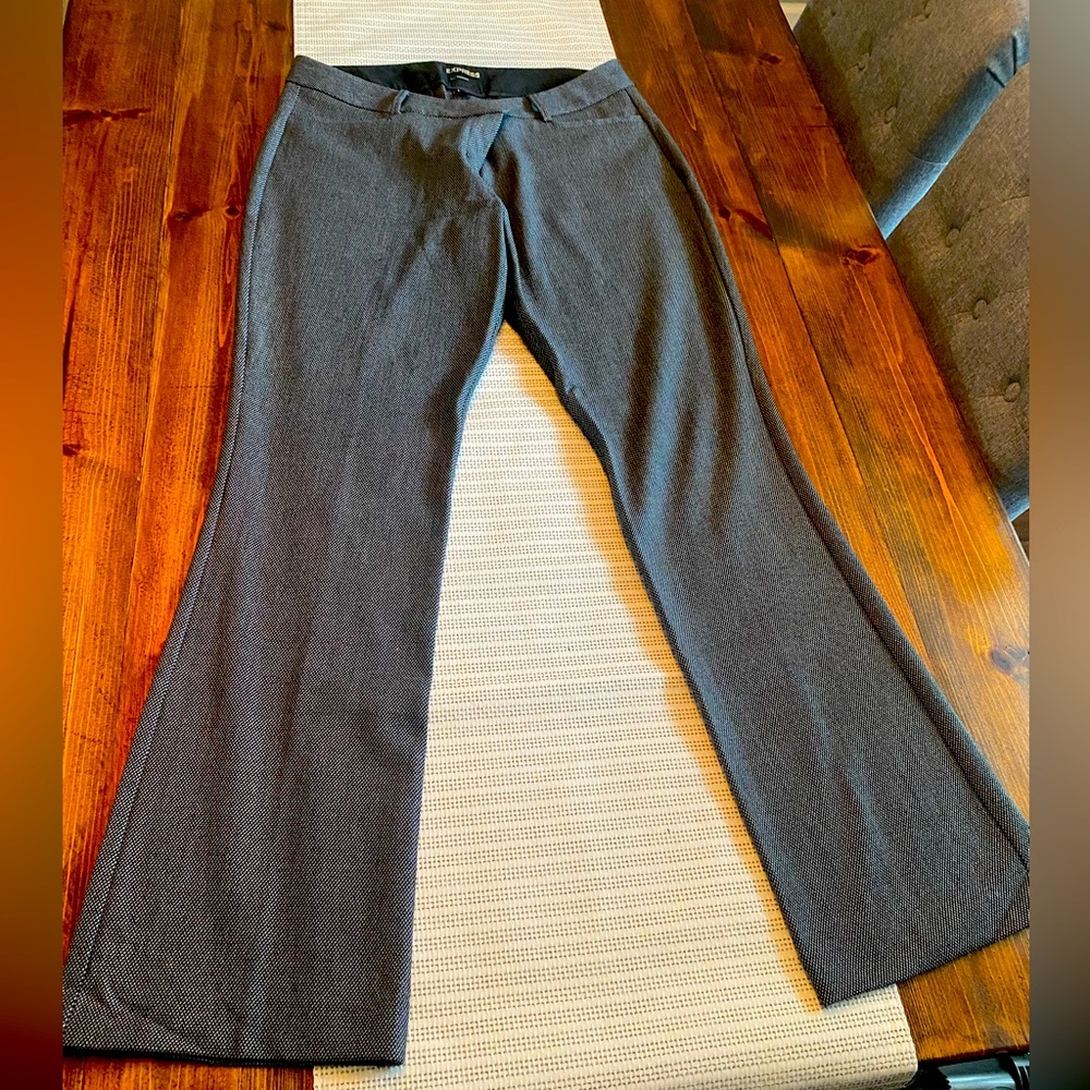 Express size 12 black tiny tweed, small flaw in front right leg.Shown in picture